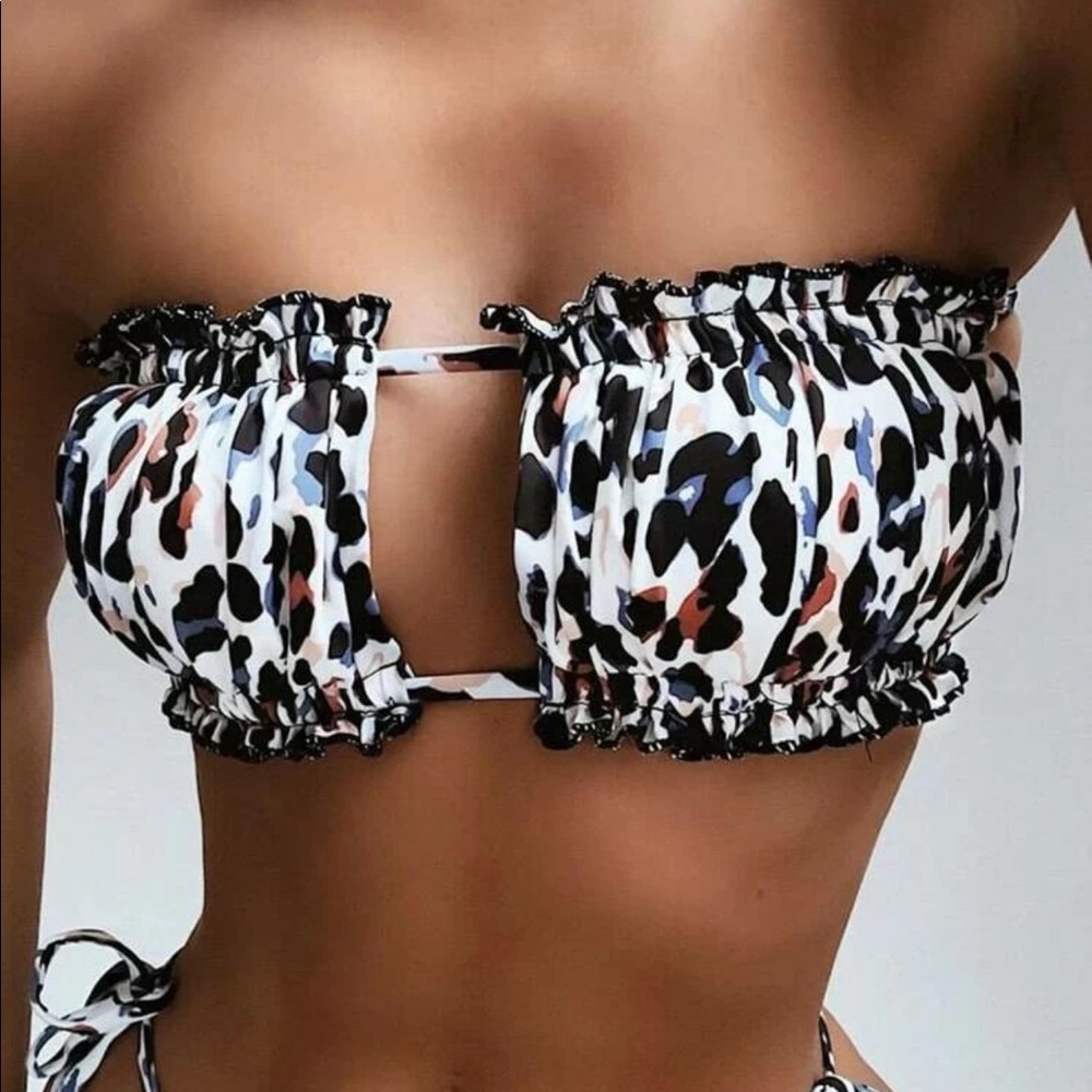 Trendy Allover Print Ruched Bust Frill Bikini Top